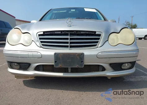 2005 Mercedes-Benz C 230 Kompressor Sport z USA, uszkodzony, nr VIN WDBRF40J65F717107